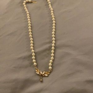 Pearl choker